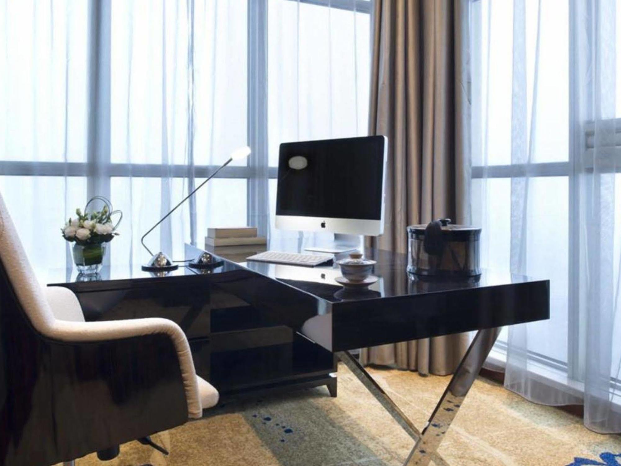 Ramada Plaza Tianlu Hotel Wuhan Exterior photo